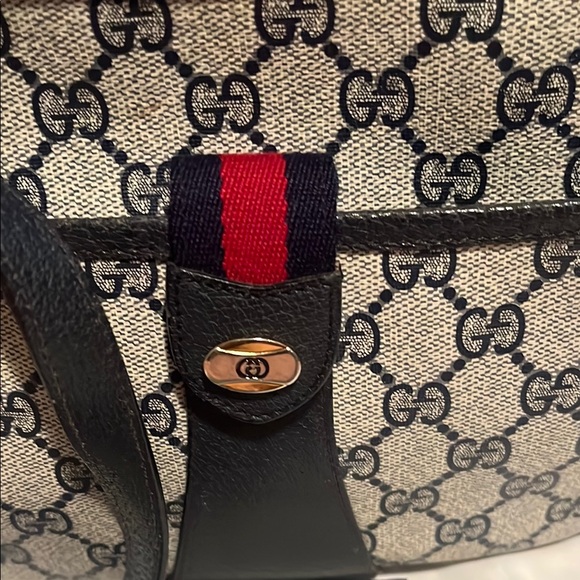 Gucci Black and Cream Crossbody Bag - Picture 3 of 15